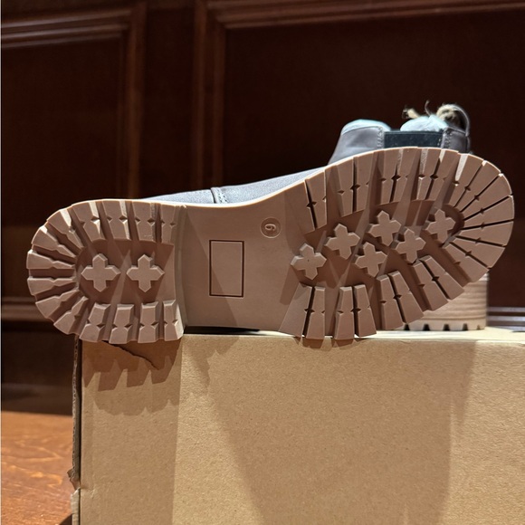 SEVEN7 Billie Chelsea Boot Size 6 & 10 available - Picture 6 of 8